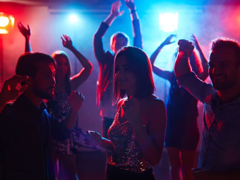 O que é uma casa de swing? Entenda tudo sobre o assunto