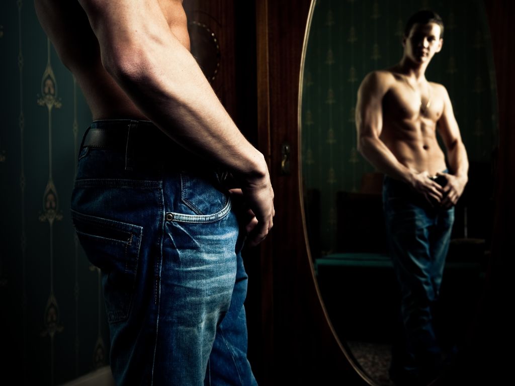 Como mandar nudes? 5 dicas para explorar bem o seu corpo