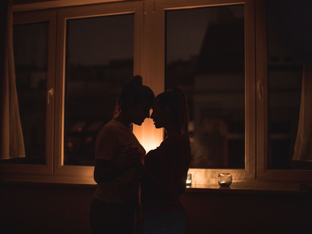 Vai passar uma pernoite no motel? Veja algumas dicas incríveis para aproveitar com seu amor!